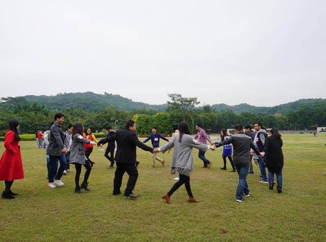 集體游玩 集體游玩